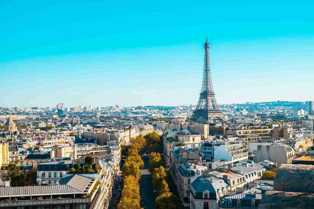 cityscape-paris-sunlight-blue-sky-fra